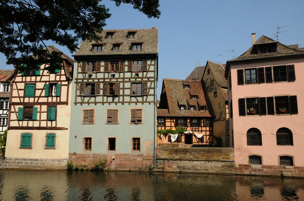 Gammalt hus i stadsdelen La Petite Frankrike i Strasbourg — Stockfoto