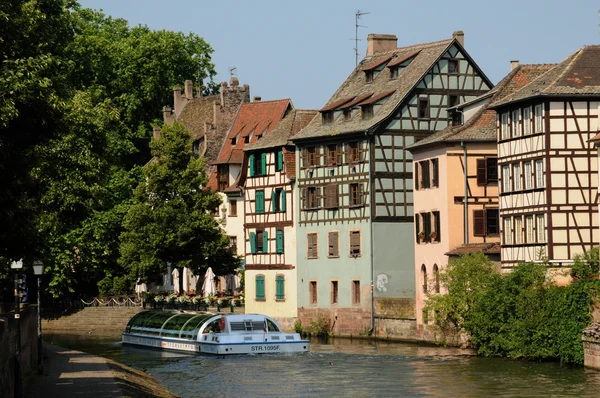 Gammalt hus i stadsdelen La Petite Frankrike i Strasbourg — Stockfoto