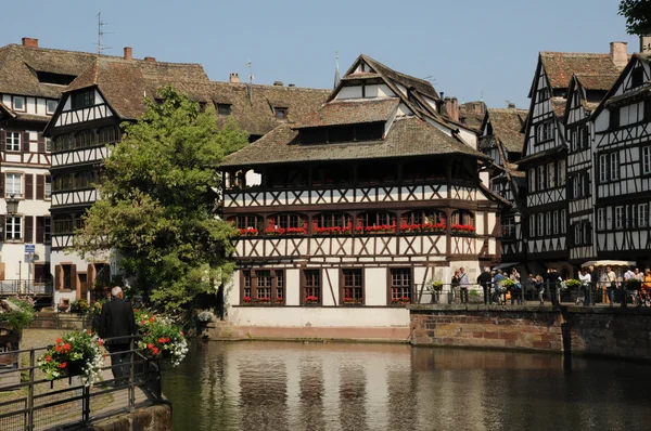Altes Haus im Viertel La Petite France in Straßburg — Stockfoto