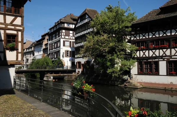 Old house in the district of La Petite France in Strasbourg — Stock Photo, Image