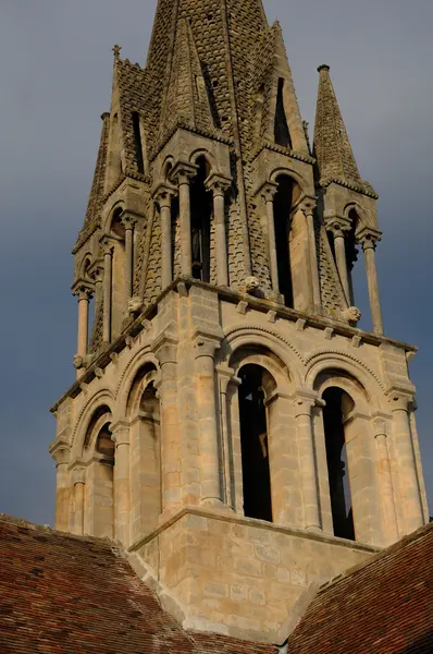 Francia, campanario de la iglesia de Vernouillet — Foto de Stock