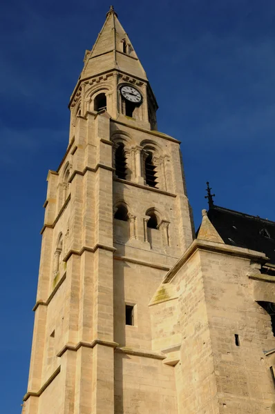 法国哥特式教堂的 poissy — 图库照片