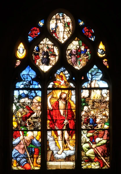 Stained glass window in the church of Triel — Stock Photo, Image