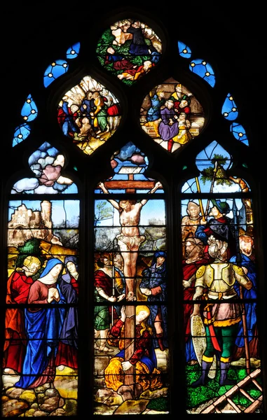 Mozaikové okno v kostele triel — Stock fotografie