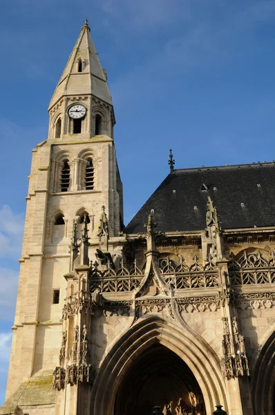 法国哥特式教堂的 poissy — 图库照片