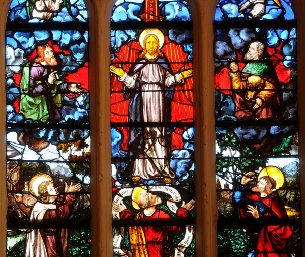 Stained glass window in the church of Triel — Stock Photo, Image