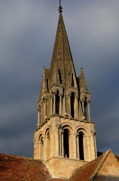 法国的 vernouillet 教堂的钟塔 — 图库照片