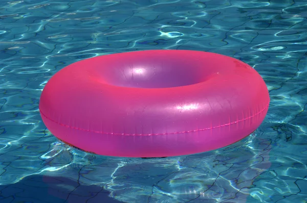 Lifebuoy в басейні — стокове фото