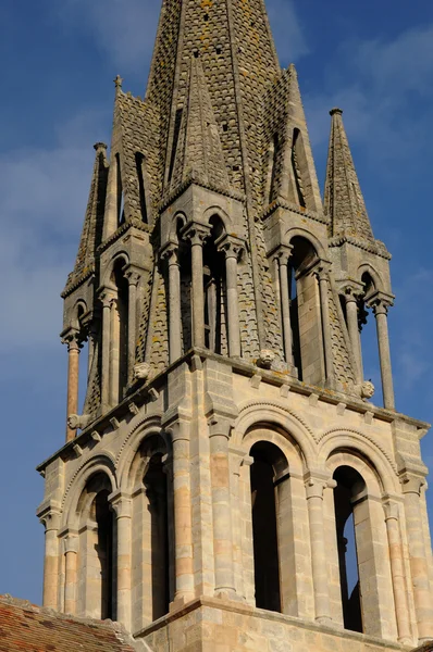 Frankrike, klocktornet av vernouillet kyrka — Stockfoto