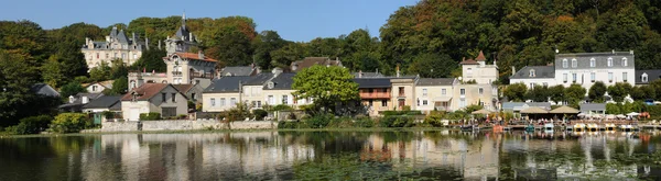 Francia, la pequeña ciudad de Pierrefonds en Picardie —  Fotos de Stock