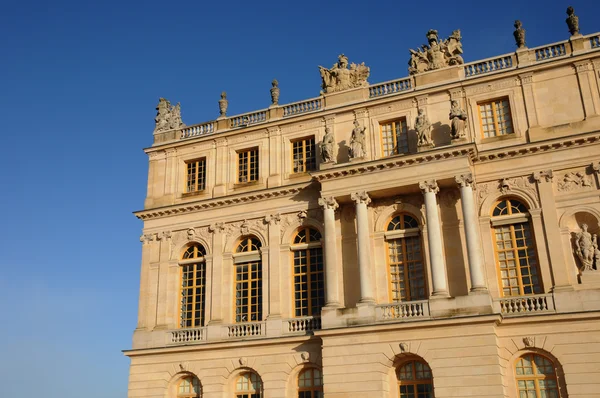 A fachada do Palácio de Versalhes — Fotografia de Stock