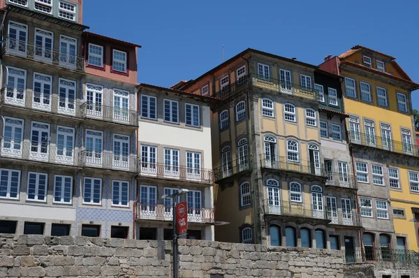 Παλιά σπίτια της πόλης του Πόρτο, στην Πορτογαλία — Φωτογραφία Αρχείου