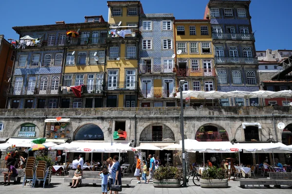Oude huizen van de stad porto in portugal — Stockfoto