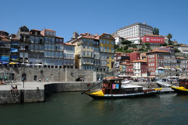 Portugal, utsikt över porto från floden douro — Stockfoto