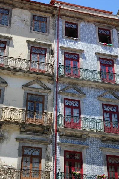 Παλιά σπίτια της πόλης του Πόρτο, στην Πορτογαλία — Φωτογραφία Αρχείου