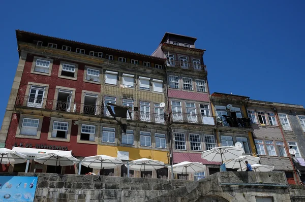 Staré domy města porto v Portugalsku — Stock fotografie