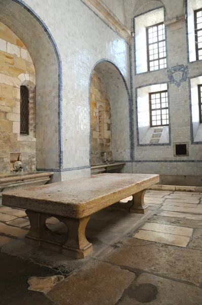 Кухня монастыря Алькобака в Португалии — стоковое фото