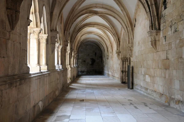 修道院的在葡萄牙阿尔科巴萨修道院 — 图库照片