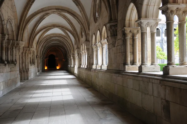 Krużganek klasztoru Alcobaça w Portugalii — Zdjęcie stockowe