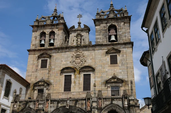 Katedrála braga fasádou v Portugalsku — Stock fotografie