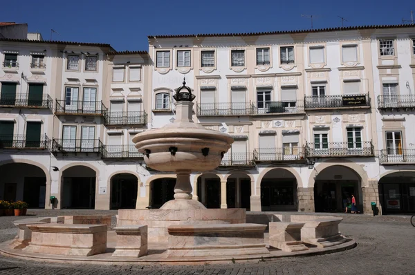 La place historique de Do Giraldo à Evora — Photo