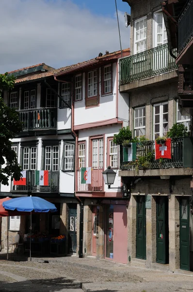 在葡萄牙 guimaraes 城里的房子 — 图库照片