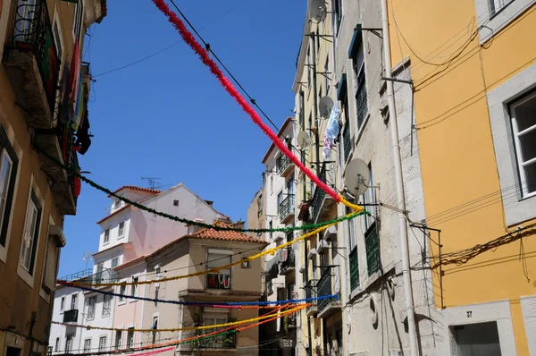 Португалия, район Альфама в Лисбоне — стоковое фото