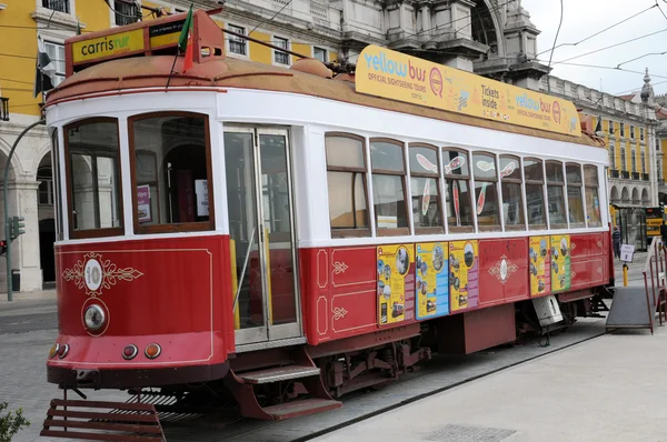 Portugal, le vieux tramway touristique de Lisbonne — Photo