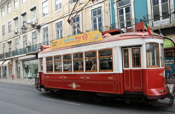 Portugal, le vieux tramway touristique de Lisbonne — Photo