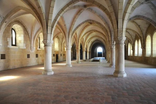 El dormitorio del monasterio de Alcobaca en Portugal — Foto de Stock