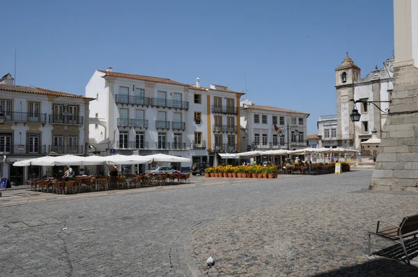 Historické náměstí giraldo v evora — Stock fotografie