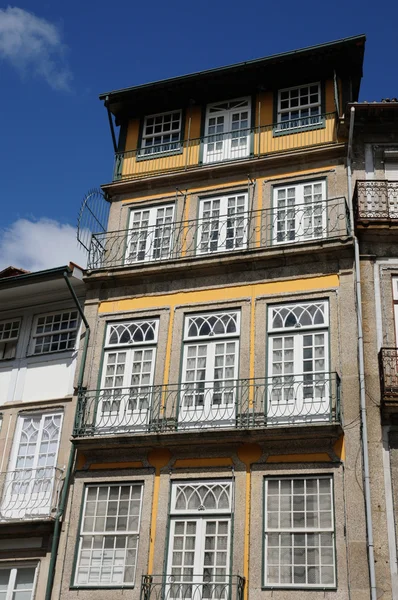 Maison dans la ville de Guimaraes au Portugal — Photo