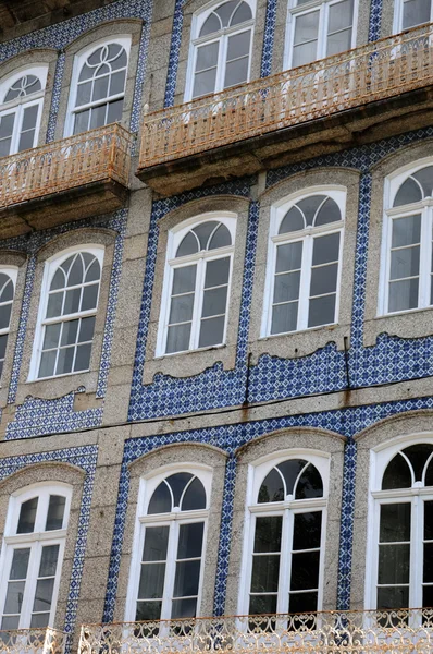 Dom w mieście Guimarães w Portugalii — Zdjęcie stockowe