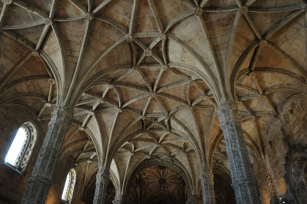 Portugal, interior do mosteiro de Jerónimos em Lisboa — Fotografia de Stock