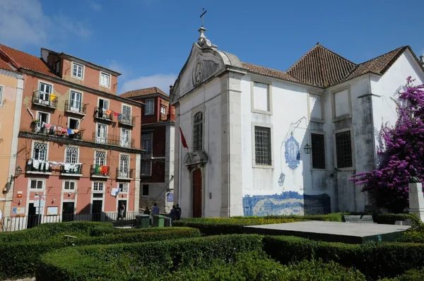 Португалия, старое историческое здание в центре Лисбона — стоковое фото