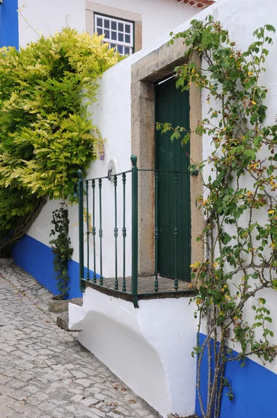 El pequeño pueblo de Obidos en Portugal — Foto de Stock