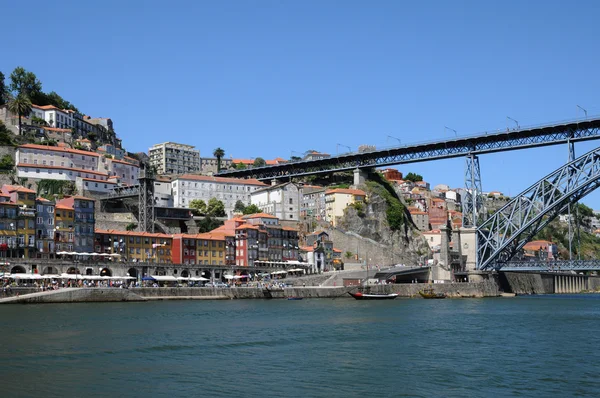 Puente histórico de la ciudad de Oporto en Portugal — Foto de Stock