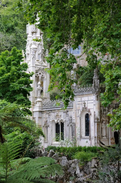 葡萄牙、 辛特拉的 regaleira 宫花园 — 图库照片