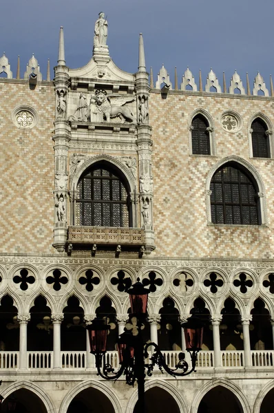 Itálie, dóžete? s palác v Benátkách — Stock fotografie