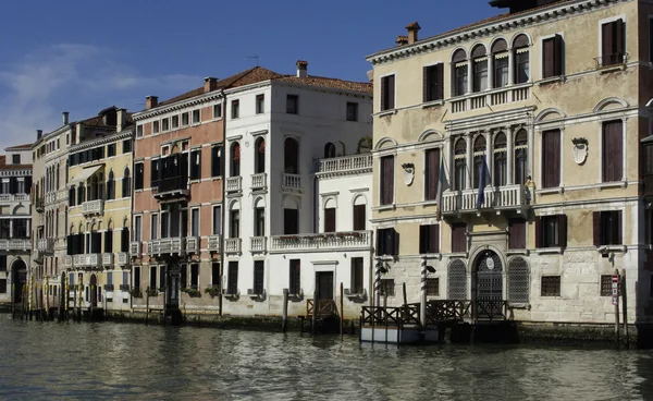 イタリア、大運河の近くに古い宮殿 — ストック写真