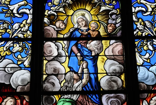 프랑스, Batz 쉬르 메 르 교회의 스테인드 글라스 창 — 스톡 사진