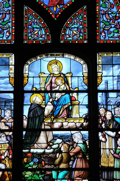 Γαλλία, Υαλογράφημα παράθυρο της εκκλησίας του batz sur mer — Φωτογραφία Αρχείου
