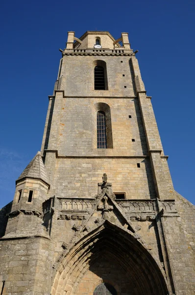 Francie, zvonice batz sur mer církve — Stock fotografie