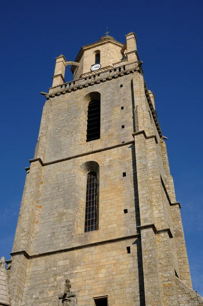 Frankrijk, de klokkentoren van batz sur mer kerk — Stockfoto