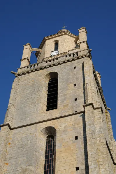 Francie, zvonice batz sur mer církve — Stock fotografie