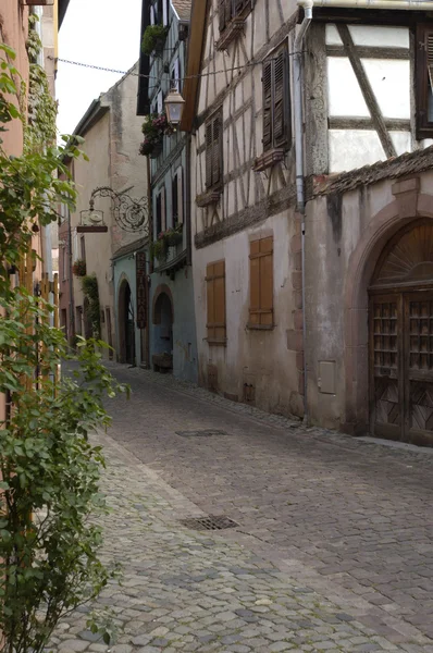 Frankreich, das kleine Dorf riquewihr im Elsass — Stockfoto
