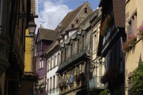 Frankrijk, het kleine dorp van riquewihr in Elzas — Stockfoto
