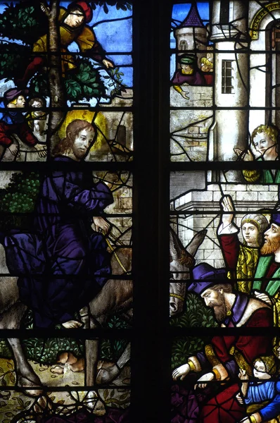 Francia, vidriera en la iglesia San Martín de Triel —  Fotos de Stock
