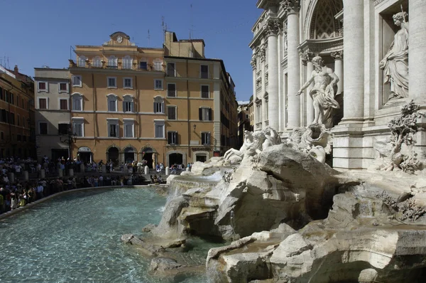 Знаменитый фонтан Треви или фонтана Треви в Риме — стоковое фото