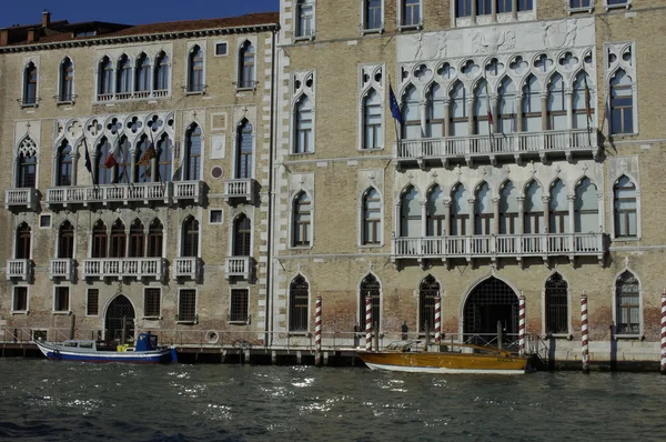 İtalya, grand canal yakınındaki eski Sarayı — Stok fotoğraf